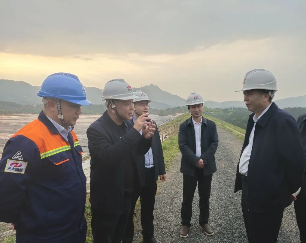 衡陽市副市長、衡陽縣委書記曾建華一行蒞臨衡陽分公司調(diào)研工作